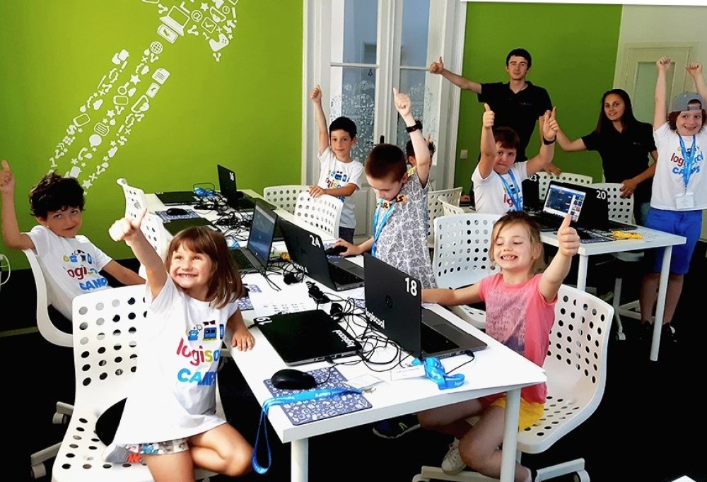 Înapoi în viitor! Cum va arăta CV-ul copiilor noștri?